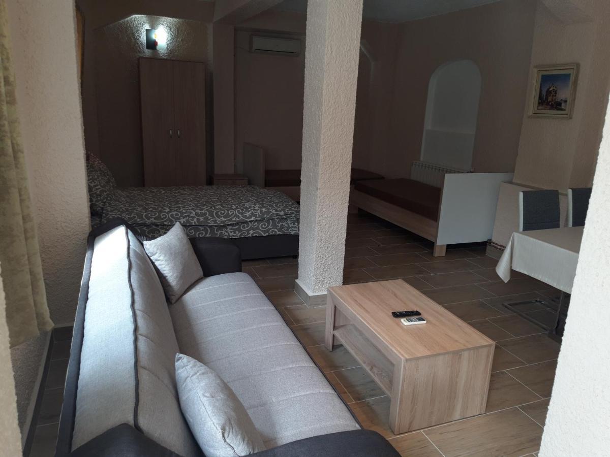 Kazablanka Rooms Aerodrom Susunja Exterior photo